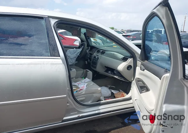 2G1WT58K269122211: 43322702