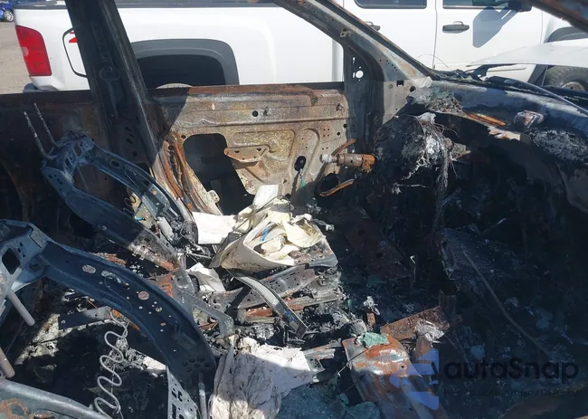 1GNKVGKD3EJ270710: 43323793