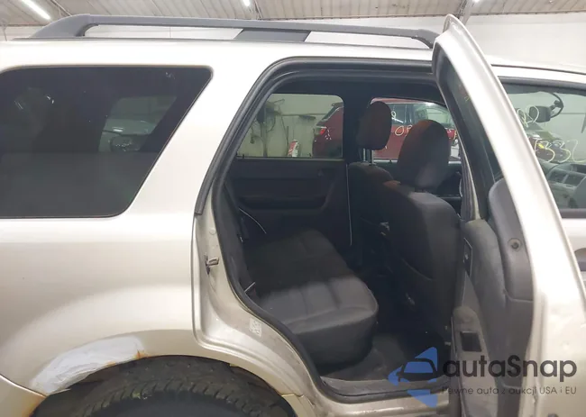 1FMCU9DG3BKB21668: 43323890