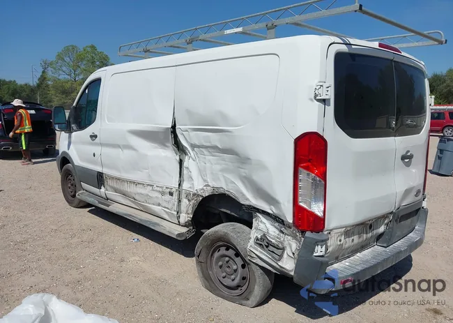 1FTYR1ZM4HKB09906: 43324082