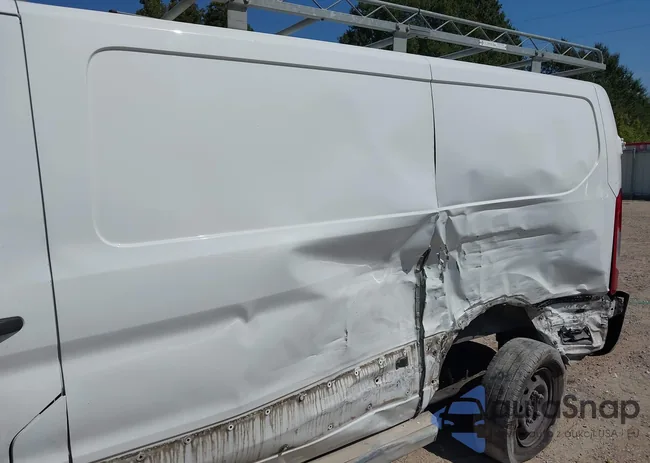 1FTYR1ZM4HKB09906: 43324082