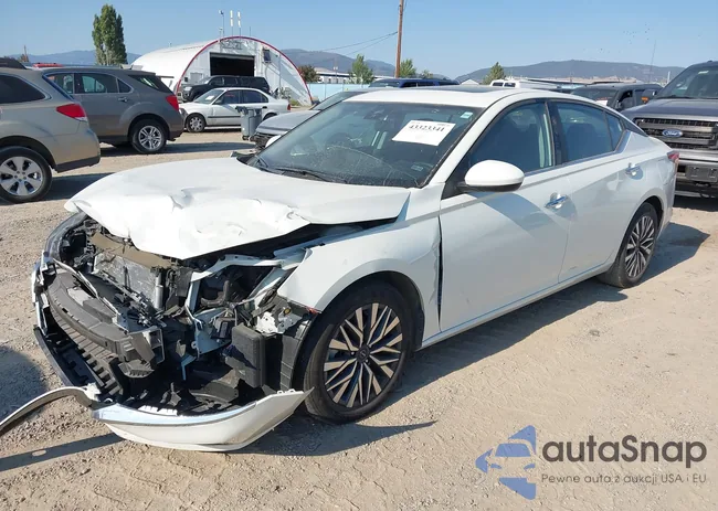 1N4BL4DV5SN363113: 43323341