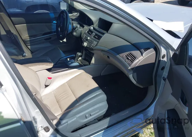 1HGCP368X9A008980: 43323477