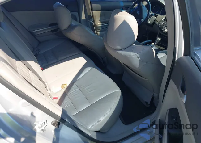 1HGCP368X9A008980: 43323477