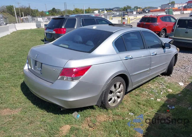 1HGCP368X9A008980: 43323477