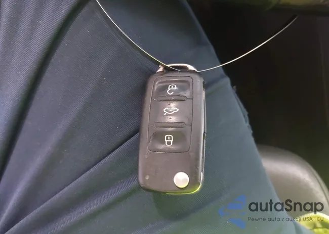 3VWDB7AJ7HM339856: 43323541