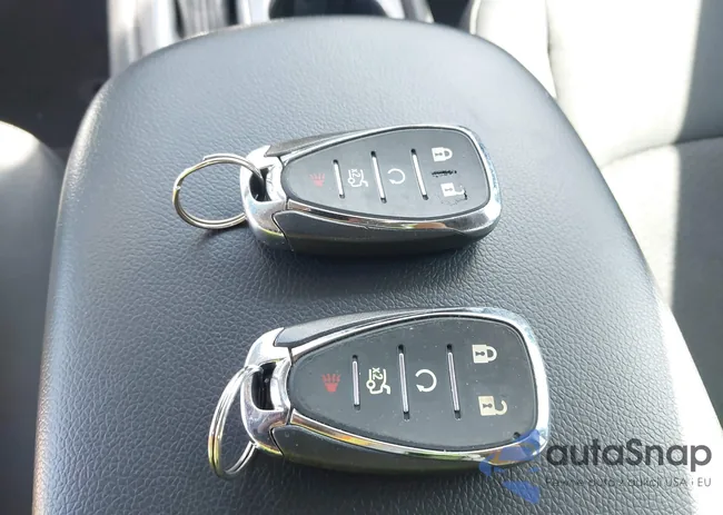 1G1ZB5ST2HF144740: 43324975