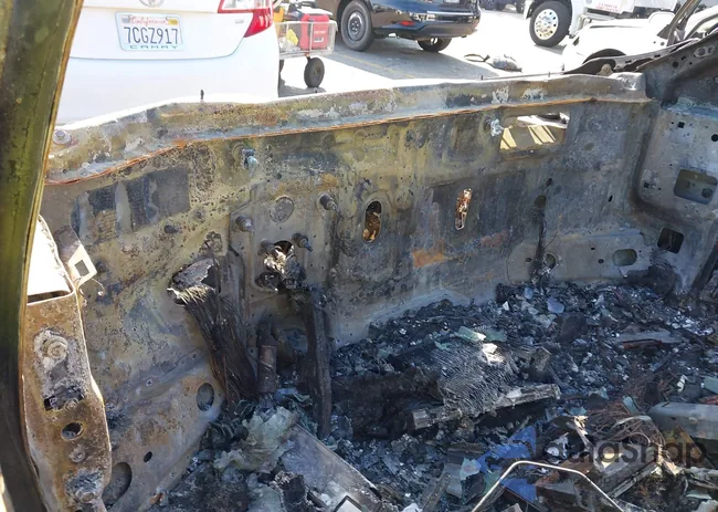 2C4RC1GGXHR533594: 43325219