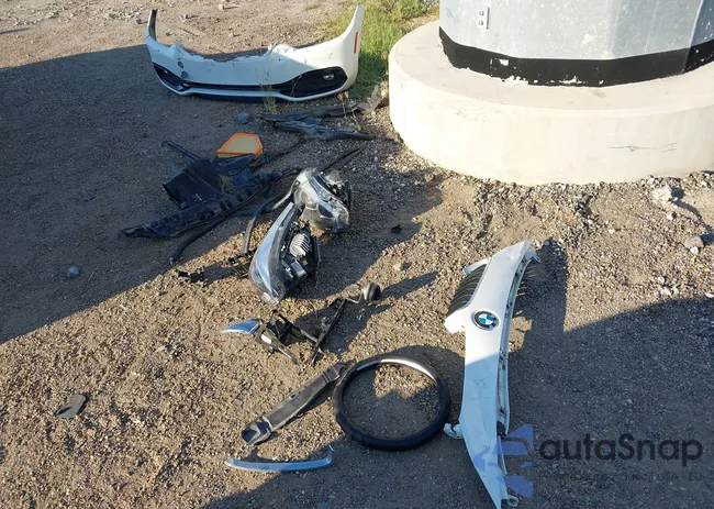 WBA4Z1C51JEC72372: 43325319