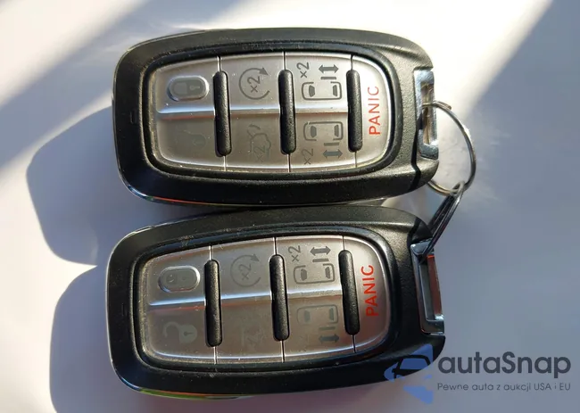 2C4RC1BG6HR613742: 43325858