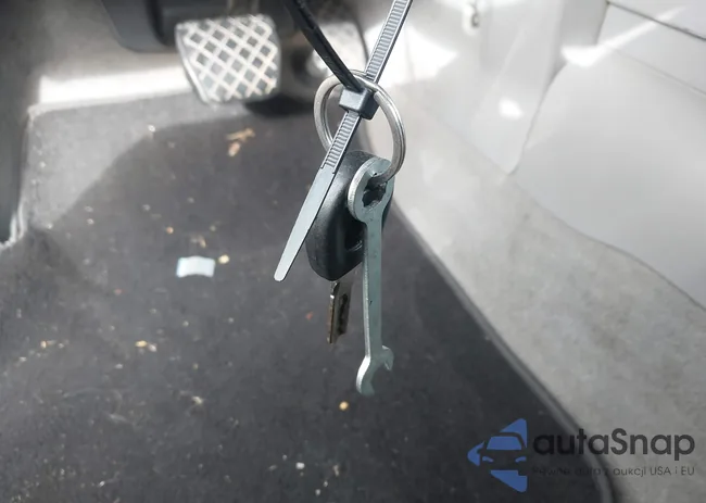 3VWBC21CXYM407382: 43325517