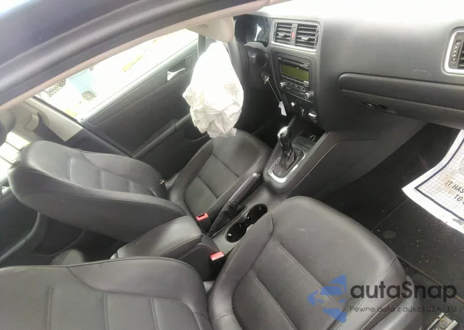 3VWDZ7AJ6BM102908: 43325527