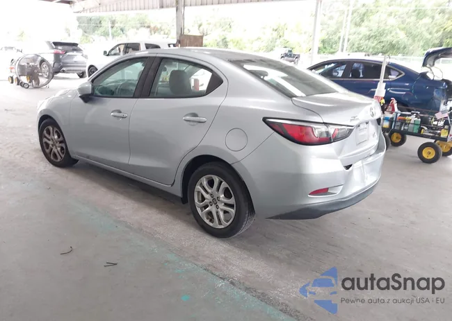 3MYDLBYV2HY186406: 43327695