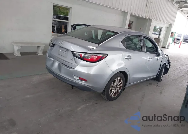 3MYDLBYV2HY186406: 43327695