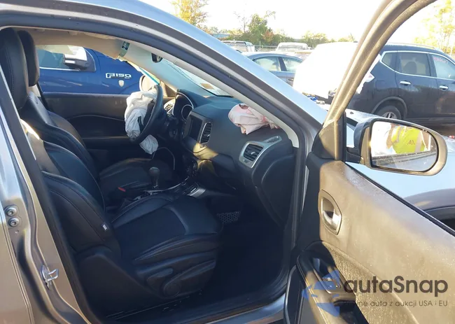 3C4NJDBB4JT400754: 43327719