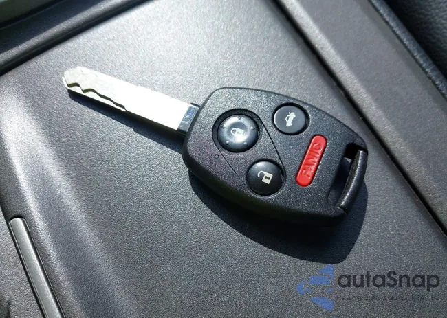 1HGCP3F83BA020345: 43327853