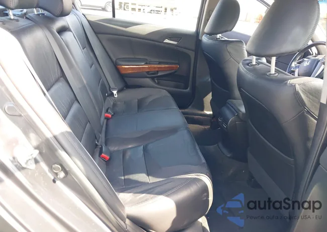 1HGCP3F83BA020345: 43327853