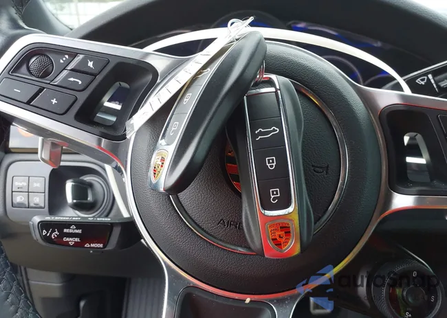 WP1AB2AY4MDA28024: 43327860