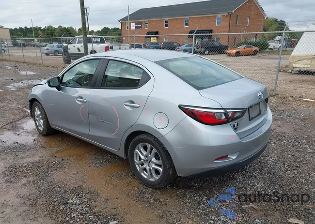 3MYDLBYVXHY166954: 43328144