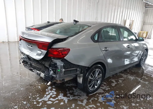 3KPF24AD3NE483544: 43328179