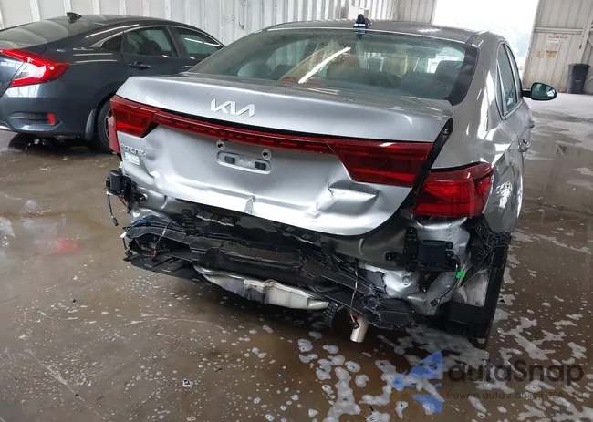 3KPF24AD3NE483544: 43328179