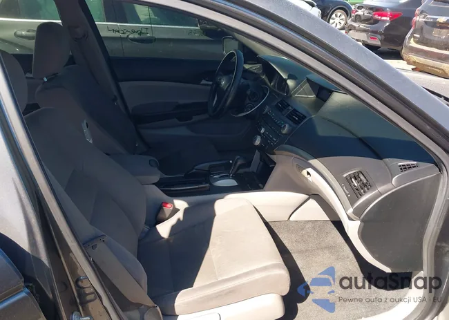 1HGCP2F32BA02065: 43328205