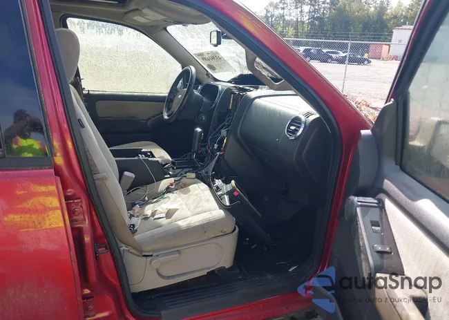 1FMEU51868UA56200: 43327400