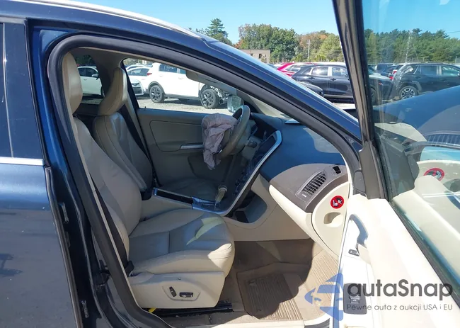 YV4902DZ2B2210566: 43327475