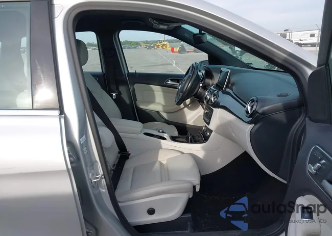 WDDVP9AB1HJ012837: 43328973