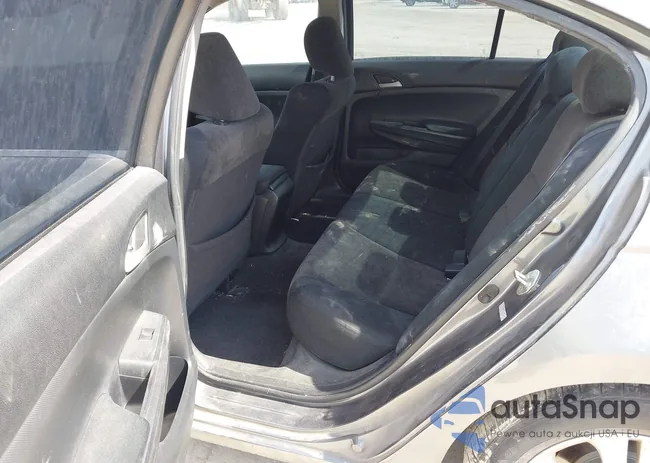 1HGCP2F46AA106870: 43329052