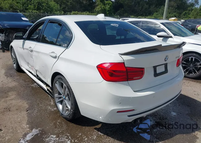 WBA8B9G35HNU57237: 43328359