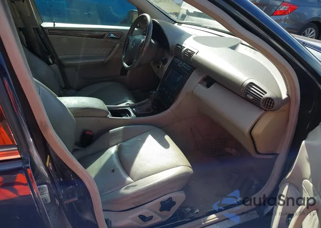 WDBRH61J23F344584: 43328440