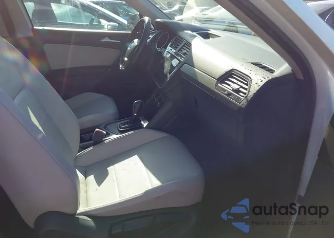 3VV3B7AX2JM016549: 43329848