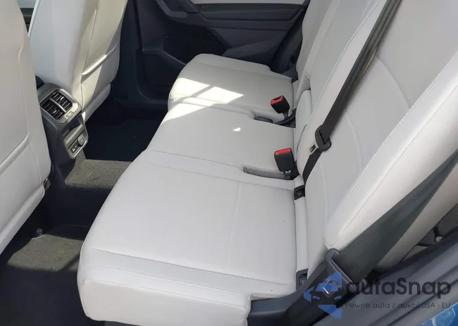 3VV2B7AX1KM058093: 43329310