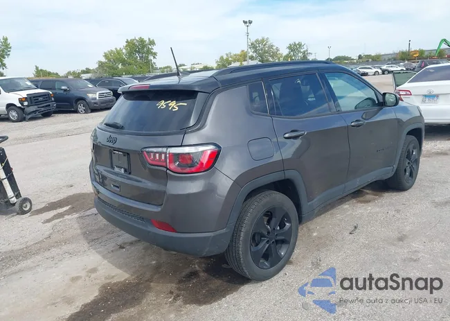 3C4NJDBB0KT713589: 43329595