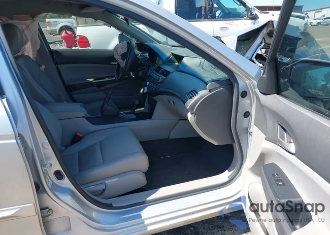 1HGCP2F48AA160350: 43329603