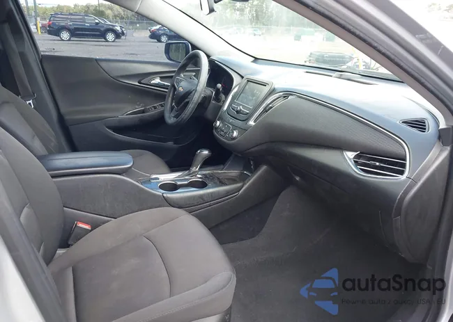 1G1ZD5ST9JF160238: 43329680