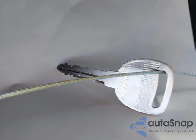 2G1WH52K849459764: 43330928