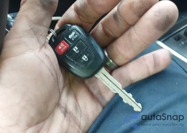 2T1BURHE9HC844556: 43330515