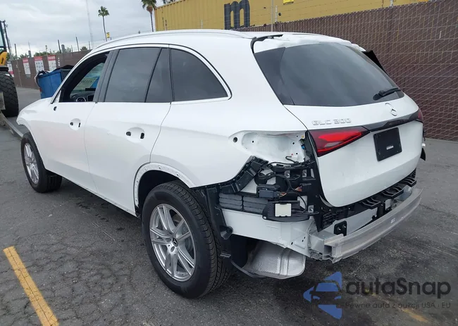 W1NKM4GB0SF329690: 43330541