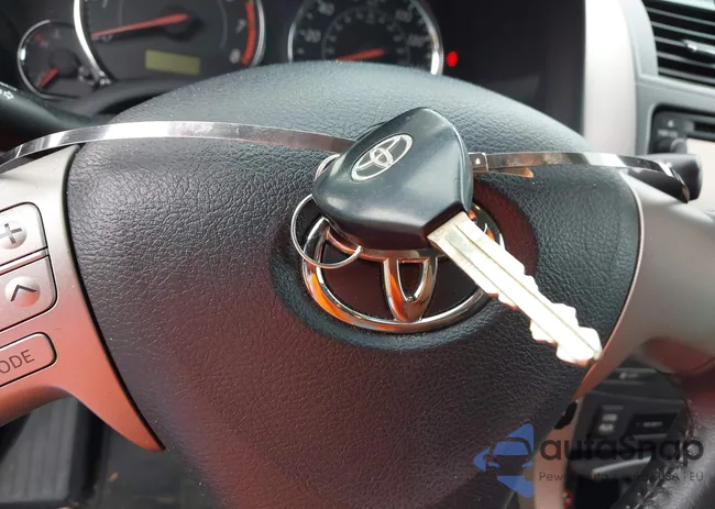 2T1BU4EE8DC015897: 43330558