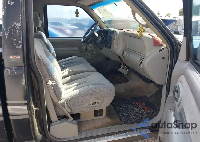 1GCEC14M6VZ132831: 43331949