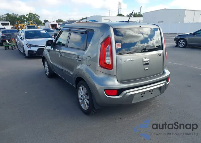 KNDJT2A63D7572879: 43332236