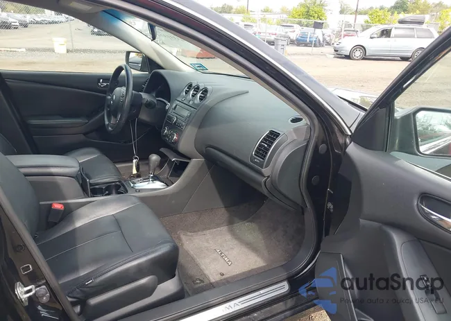 1N4AL2APXCN401734: 43331374