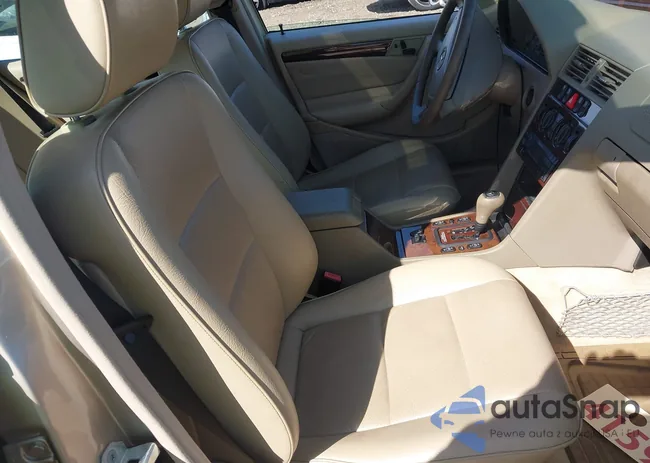 WDBHA24G2YA830700: 43331502