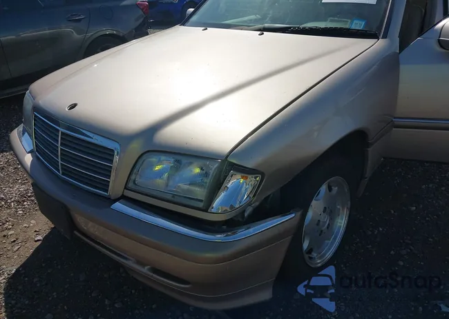 WDBHA24G2YA830700: 43331502