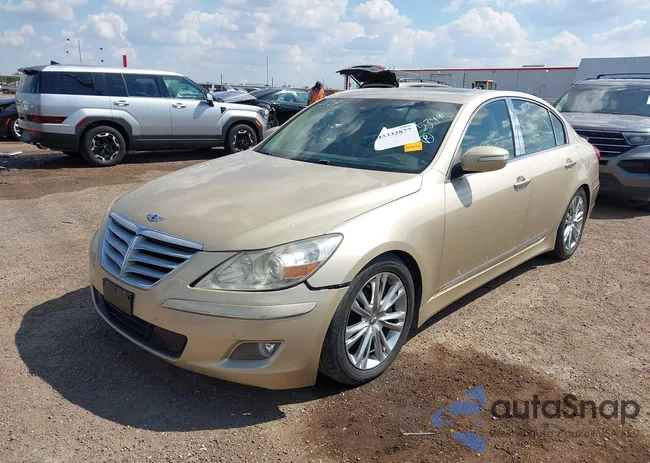 KMHGC4DF7CU205349: 43332877