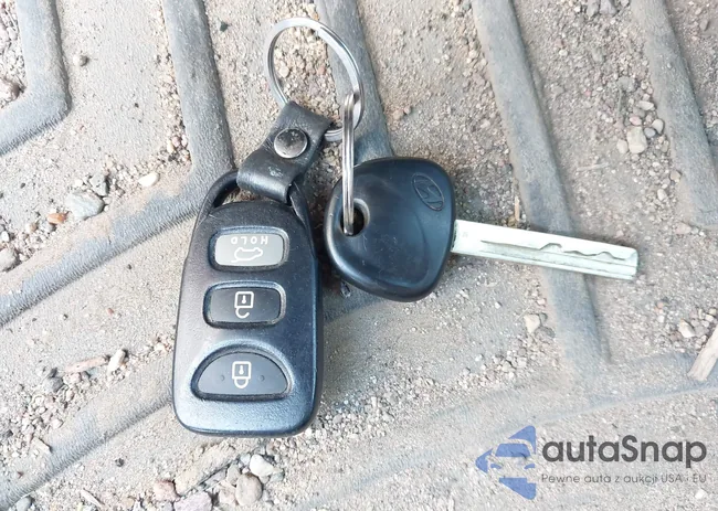 KMHTC6AD6DU110151: 43332969