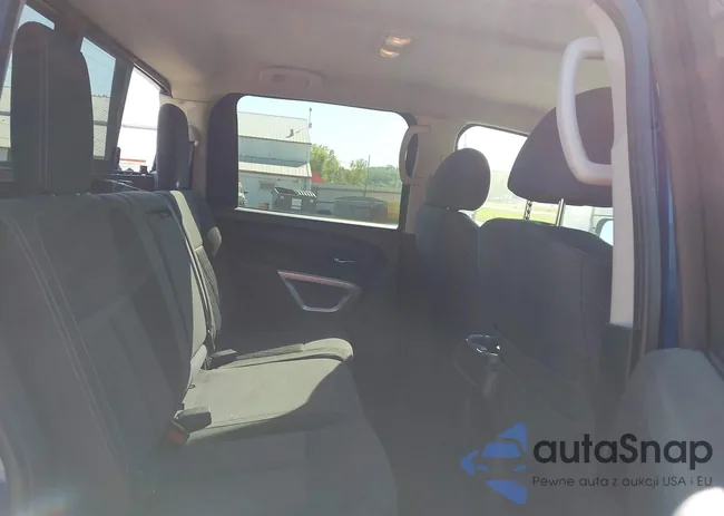 1N6AA1ED3MN504230: 43332313