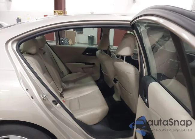 1HGCR2F80FA091349: 43332556